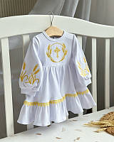 Красива біла сукня з вишивкою для хрещення новонародженої дівчинки