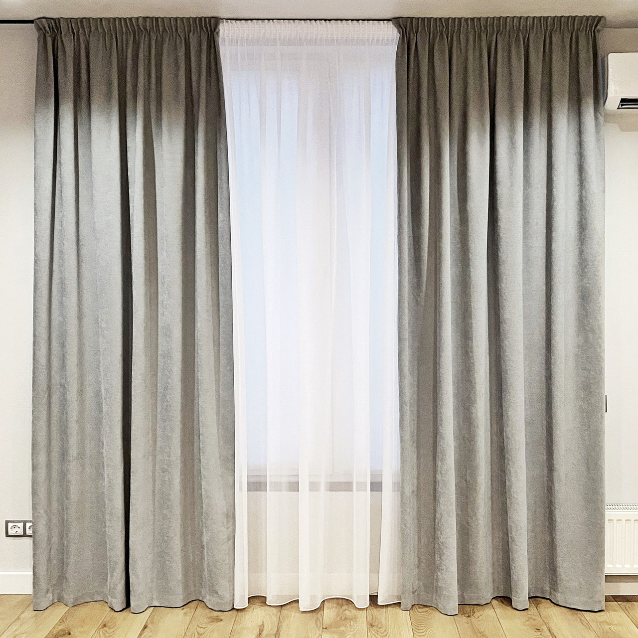 Комплект штори на тасьмі 2 шт 180х250 мікровелюр Сірий, тюль вуаль 300х250 Білий, фото 1