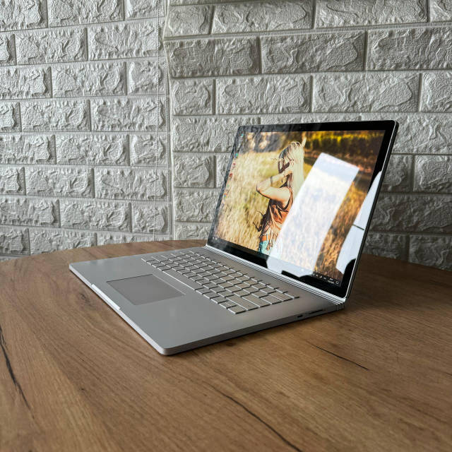 Сенсорний Microsoft Surface Book 2 15,0