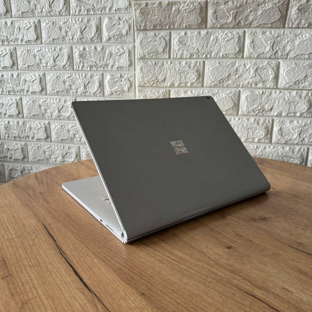Сенсорний Microsoft Surface Book 2 15,0