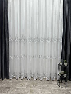 Тюль на основі бамбука з шеніловою вишивкою. Колір: сірий