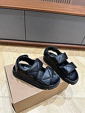 Жіночі чорні шкіряні сандалії Prada Padded на липучках сандалі, фото 3
