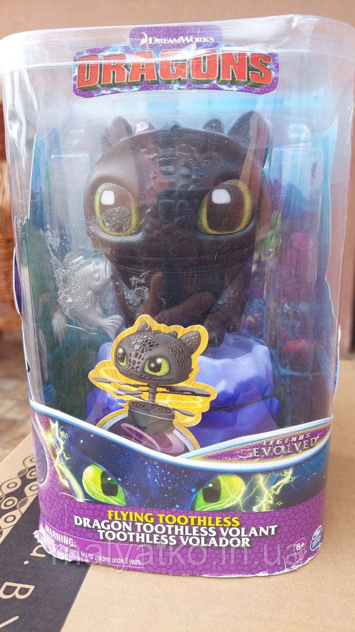 Інтерактивний літаючий дракон Беззубик Dragons Flying Toothless Dreamworks пошкоджена коробка
