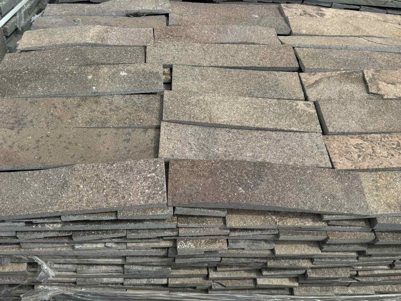 Плитка із закарпатського каменю сланцю "Андезит" 10 см для облицювання фасаду, цоколя, паркану, фото 1