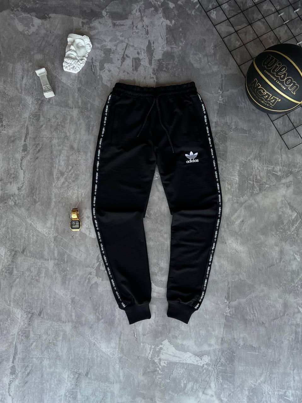 Чоловічі спортивні штани Adidas M2000 чорні