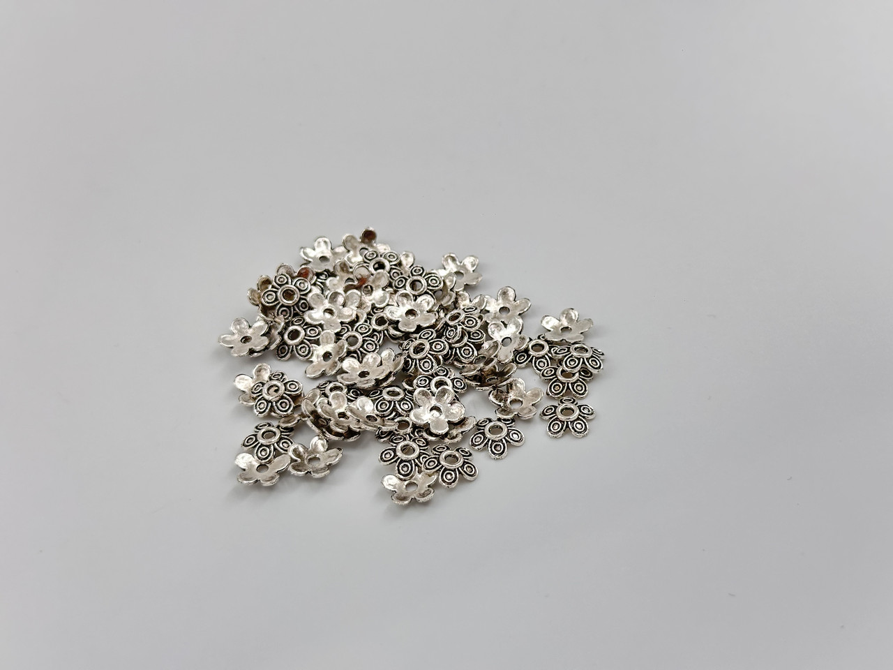 Металеві декори в кольорі "античне срібло" 10 мм Товари для рукоділля та творчості