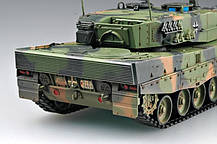 Leopard 2 A4. Збірна модель німецького танка у масштабі 1/35. HOBBY BOSS 82401, фото 6