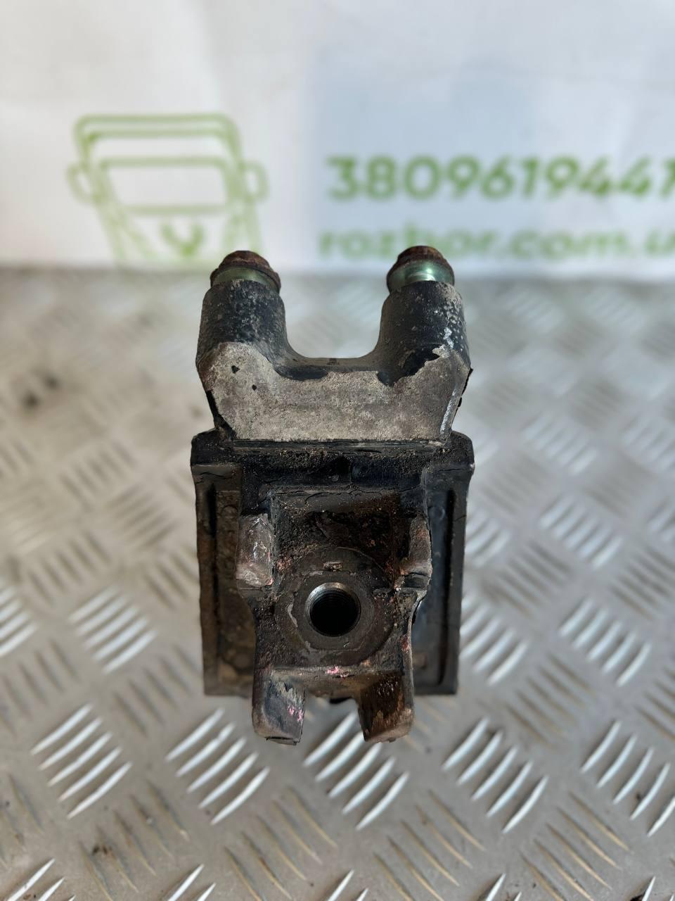 Подушка двигуна передня б/в DAF CF 85 (1806735) оригінал, 140х100х120 мм