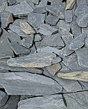 Фасадна плитка плашка із чорного сланцю окатана дикий камінь для цоколя, фасаду та садового декору, фото 4