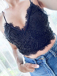 Жіночий чорний мереживний топ з аплікацією