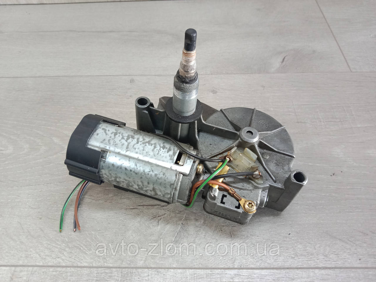 Моторчик заднього двірника Volkswagen Passat B3, B4. Пасат Б3 Б4. Універсал. 333955713C.