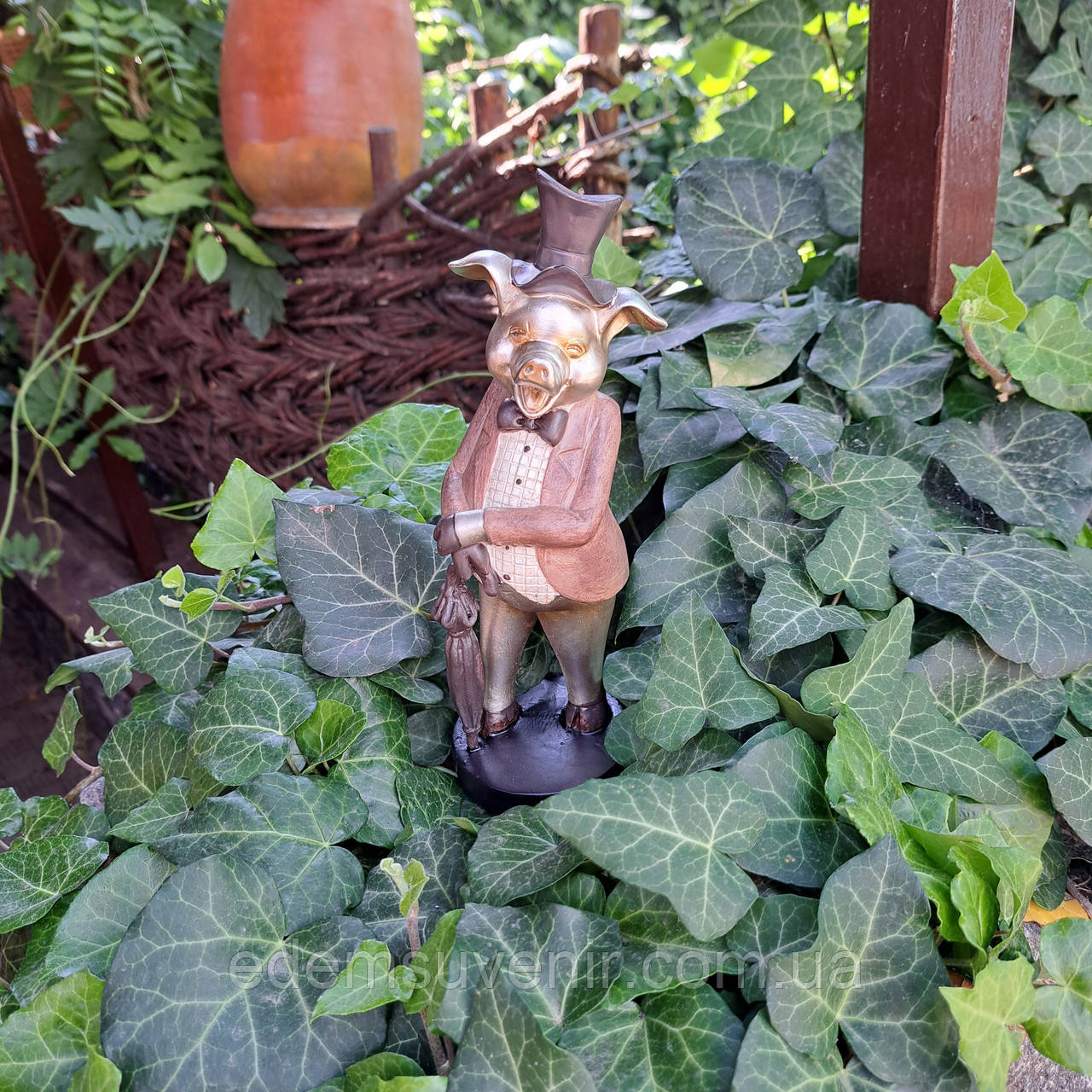 Декоративна статуетка Cвинка джентельмен в коричневому (26х10х9 см), декоративна фігурка, декор для дому, офісу, кафе