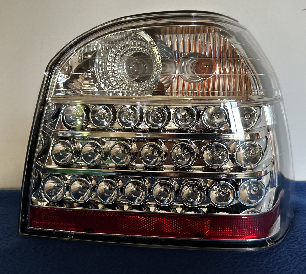 Задні LED-ліхтарі volkswagen golf 3 1991- 1997 з дефектом.