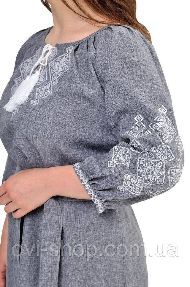 вишита жіноча сукня