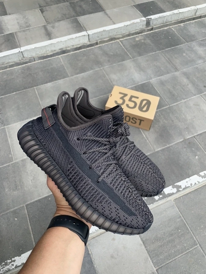 Adidas Yeezy Boost 350 V2 "Black" (рефлективні шнурки), фото 1