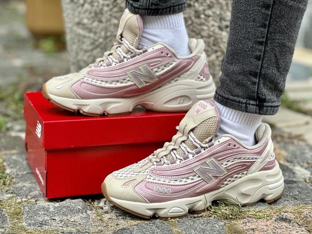 Женские кроссовки New Balance 1000