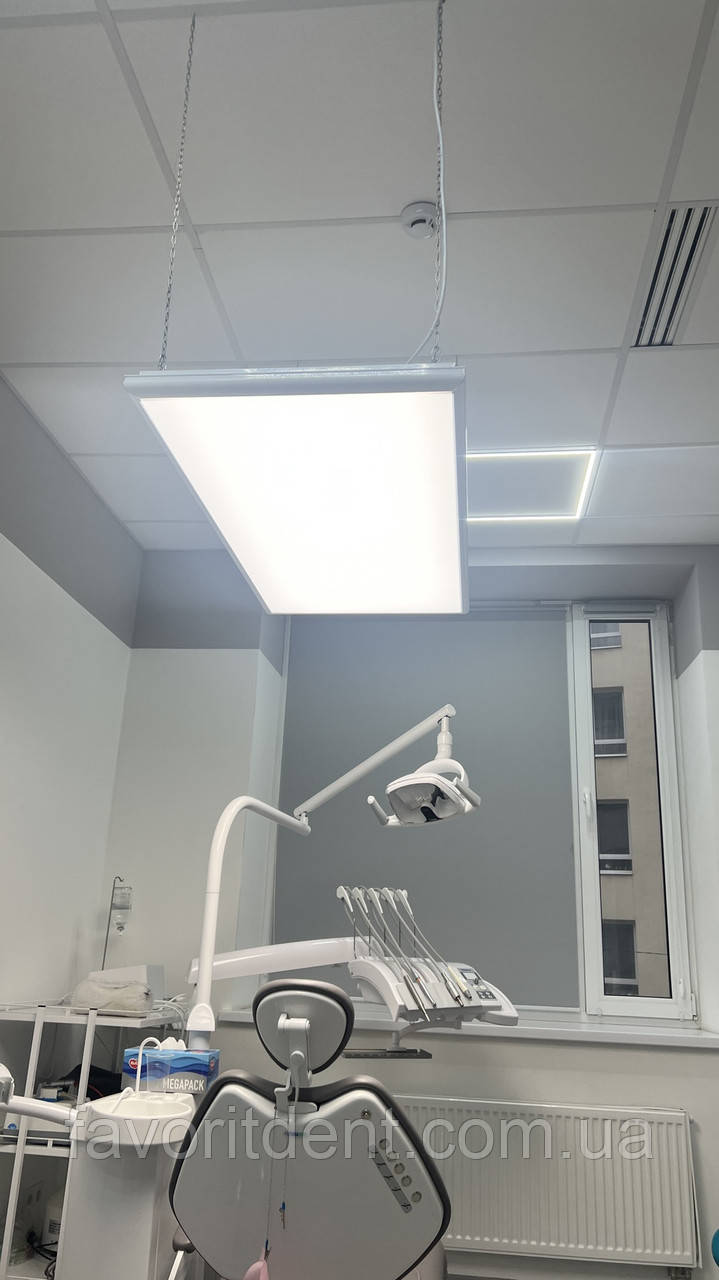 Стоматологический светильник бестеневой StomSvit Dental