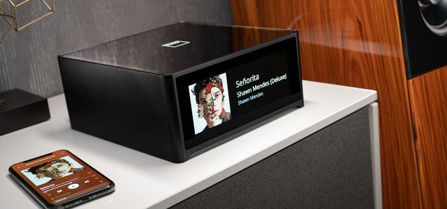 NAD M10 V2 підсилювач Hi-Fi з функцією аудіо стрімера BluOS