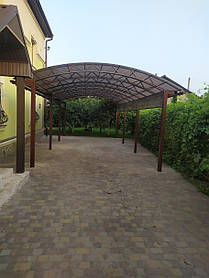 Автонавіс для автомобіля / Навіс для Вашого авто / Навіс для автомобіля в приватному будинку