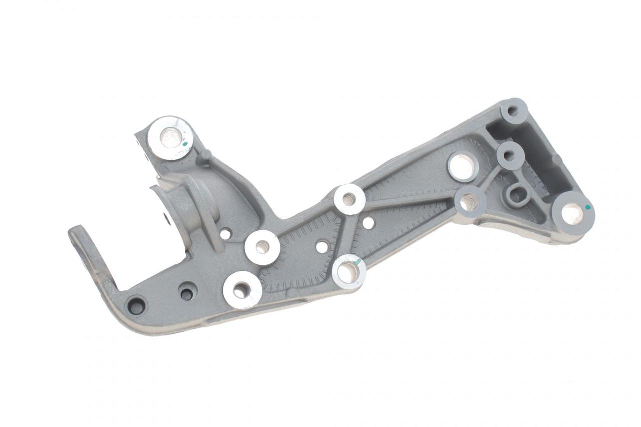 Кронштейн передньої балки лівий VW Caddy III / IV 04-20 Vika 41990083401