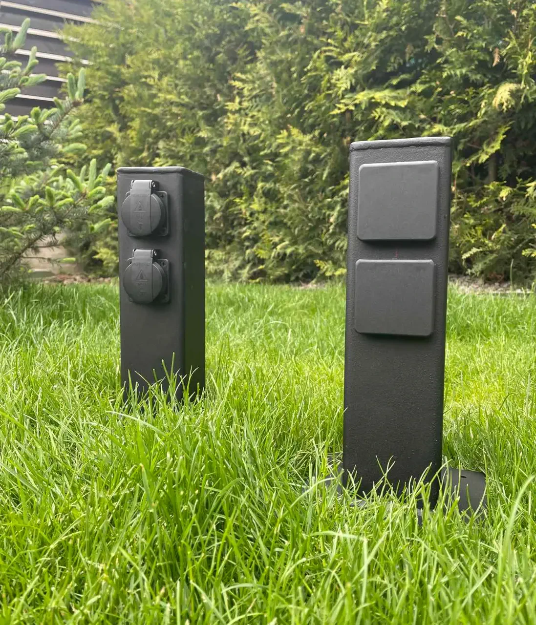 Садовий стовп з розетками (90005)