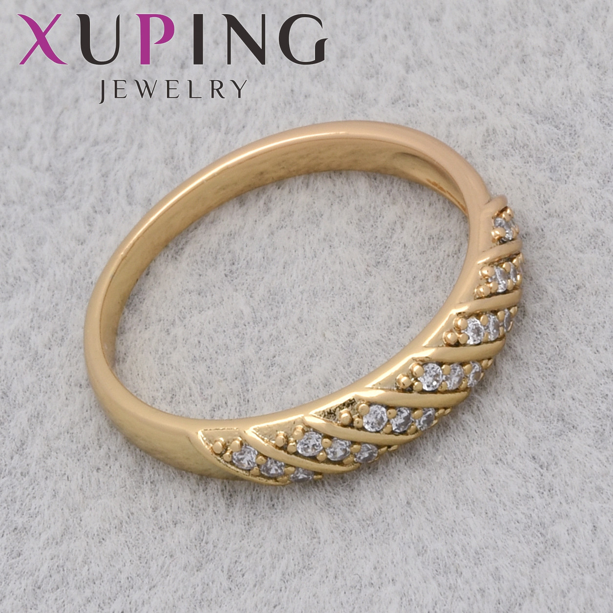 Кільце золотисте Xuping Jewelry медичне золото з кришталевими білими стразами 24К ширина 4 мм