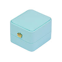 Футляр під кільце матовий м'ятного кольору з екошкіри із золотистою короною всередині оксамит розмір 60Х55Х45 мм
