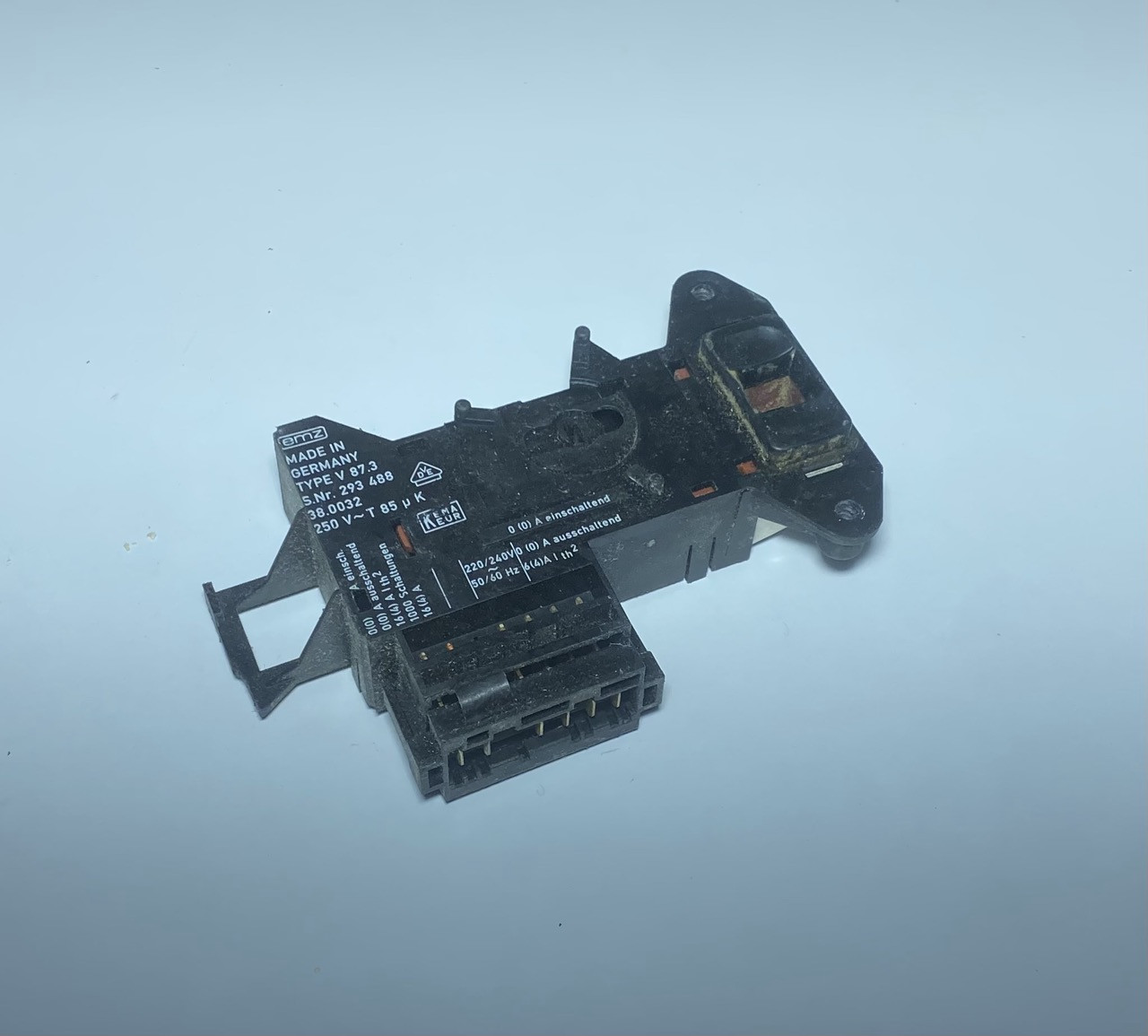 Замок люка (блокування) для пральної машини Miele Б/У 293488 38.0032