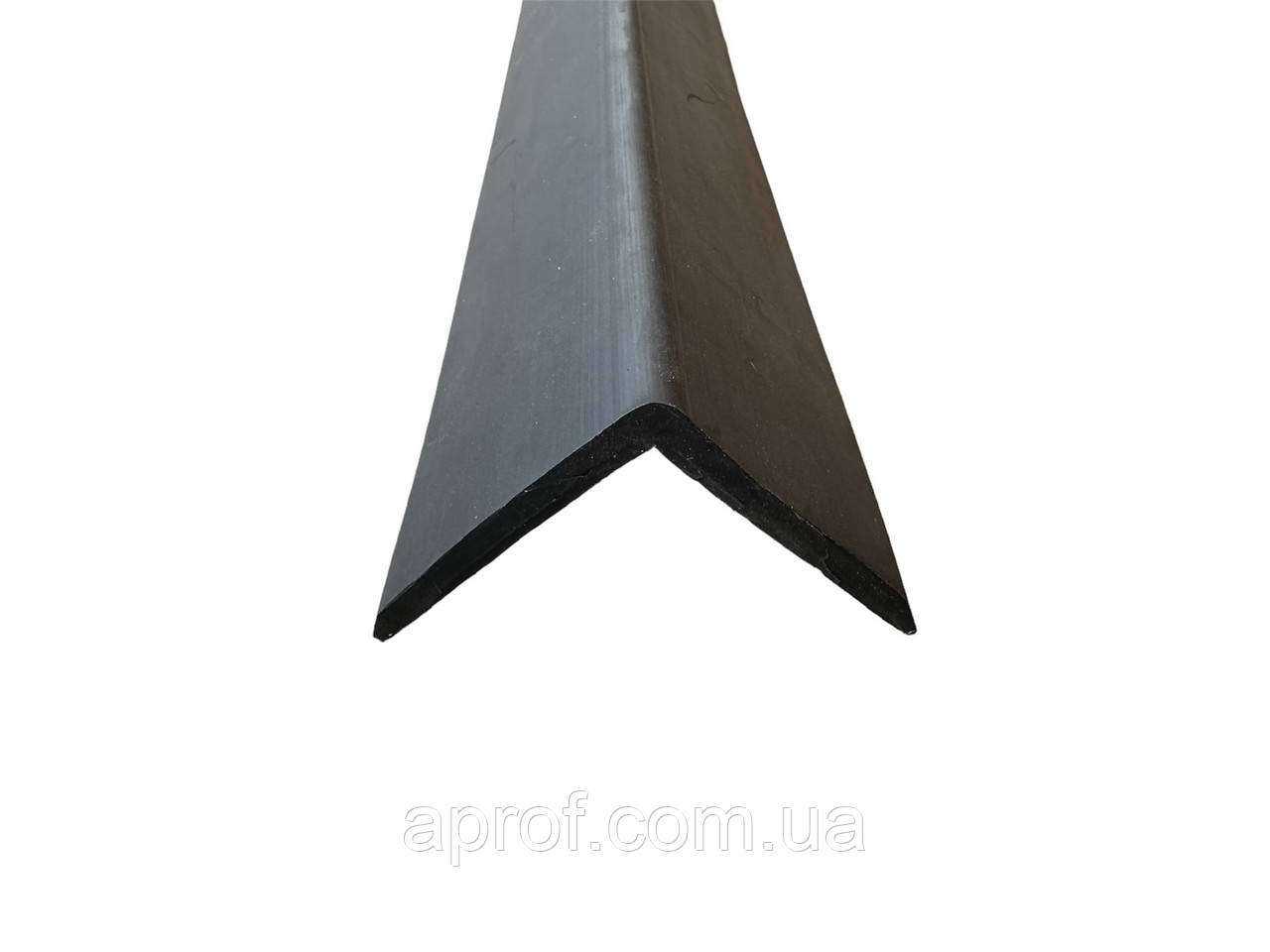 Кут гумовий, гладкий (55х55х5 мм)