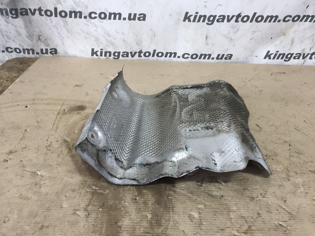 Теплоекран Mercedes W212 E-class A2126823471