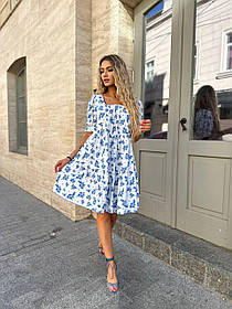Вільне літнє коротке плаття зі штапелю з блакитним квітковим принтом