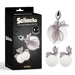 Набір анальна пробка та затискачі для сосків Chisa Senuelo з кульками з хутра та бантами, сріблястий 18+