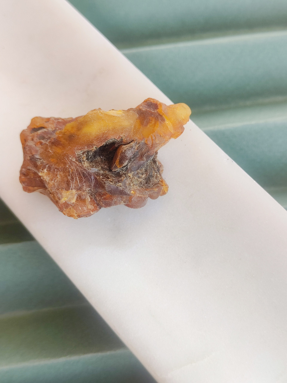 Камінь натуральний необроблений бурштин 47*27*17 мм. Україна., фото 1