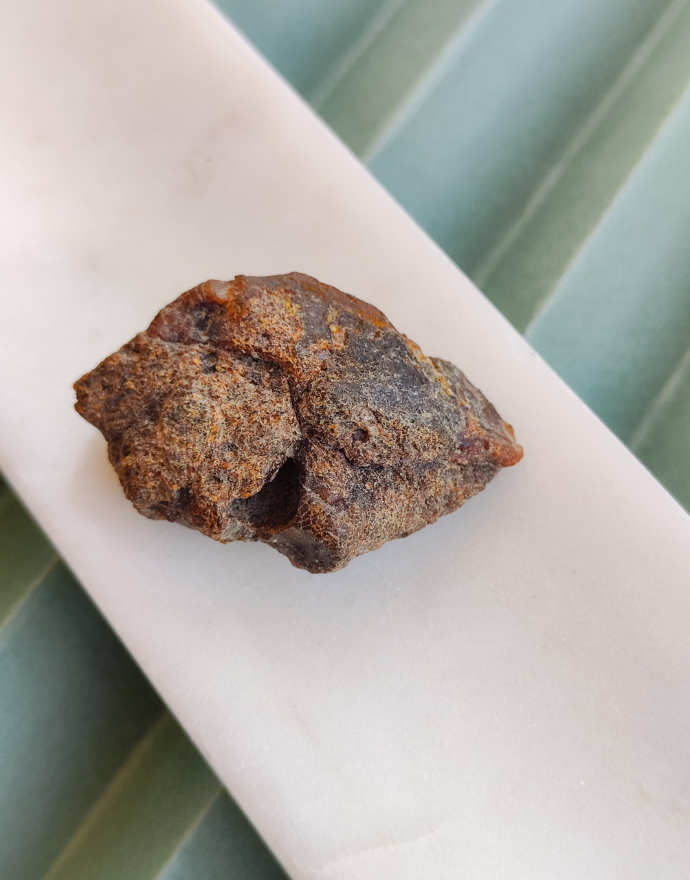 Камінь натуральний необроблений бурштин 46*28*18 мм. Україна., фото 1