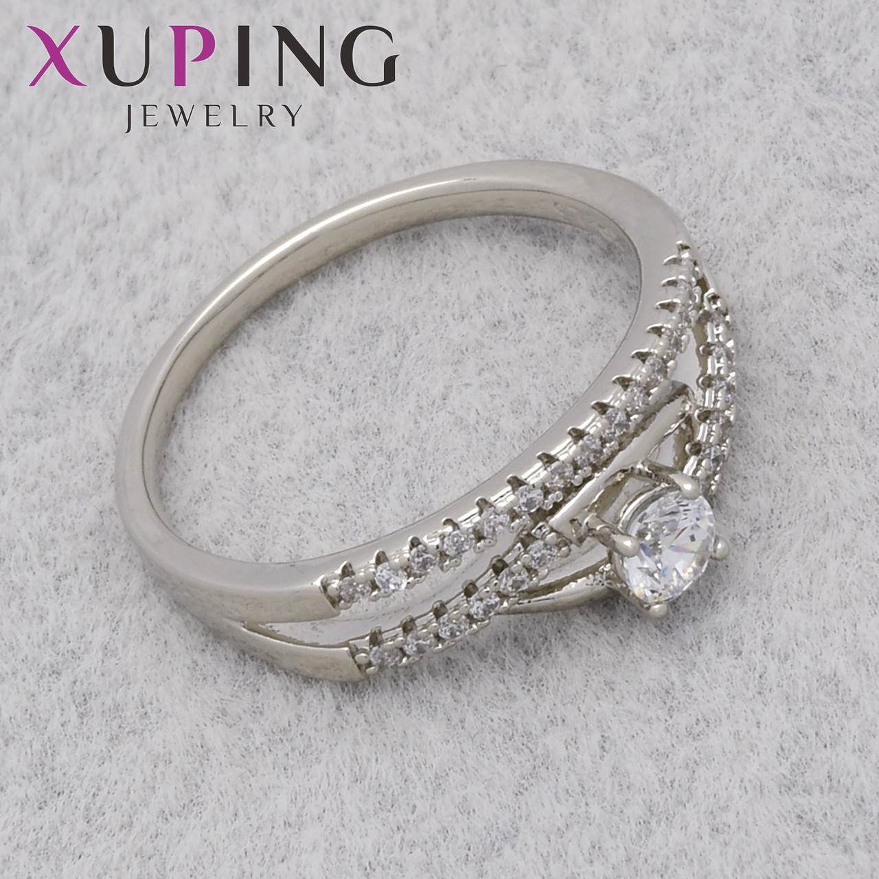 Кільце сріблястого кольору Xuping Jewelry медичний сплав родій із білим цирконом ширина 4 мм