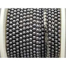 Стразовий ланцюг SS6 (2мм) колір графітова майорка в однотонному металі (10ярдів)