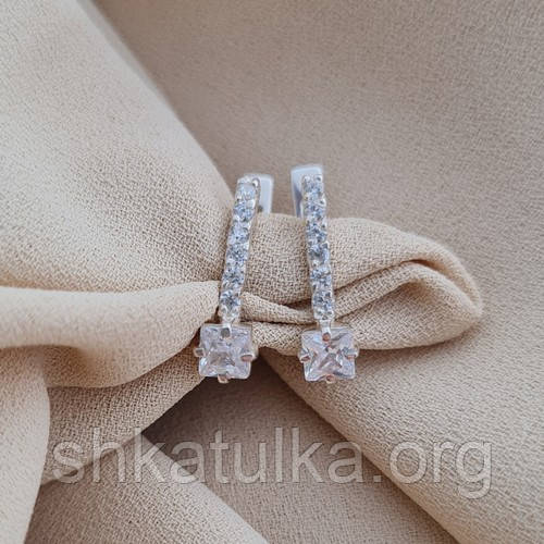 Сережки срібні з білими цирконами різної форми