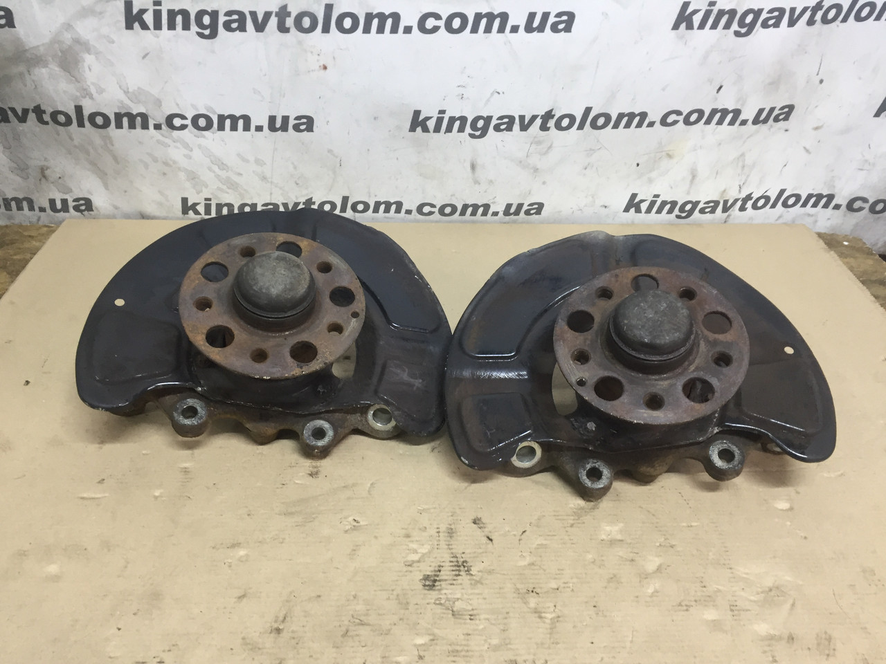 Кулак поворотний правий у зборі Mercedes W212 E-class A2123320800