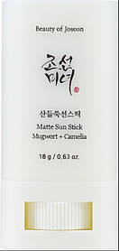 Сонцезахисний крем у стіку Beauty of Joseon Matte Sun Stick Mugwort + Camilia SPF 50+ (18 g)