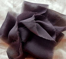 Найтонша стрічка із Шифону (натуральний шовк), колір — коричневий. Ширина 2 см. Ціна вказана за 1.3 м