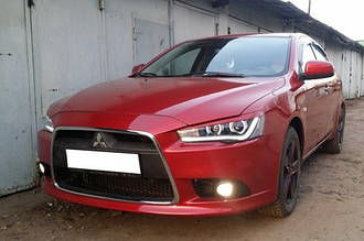Передні фари тюнінг Mitsubishi Lancer X 2007+ з ангельськими очками і світловий трубкою, стиль R8