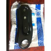 Кронштейн (опора, тримач) кріплення радіатора охолодження двигуна нижній правий до передньої балки (без гумки (буфера)) GM 0302198 90498695