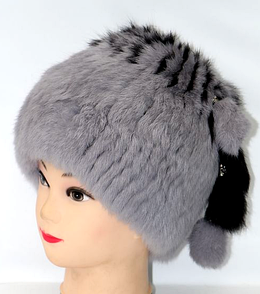 Сіра зимова жіноча шапка з хутра кролика