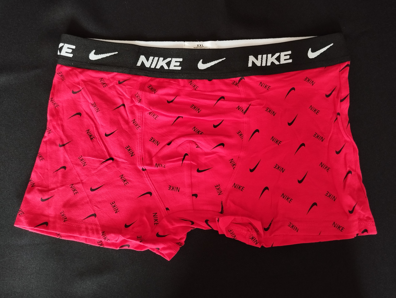 Однотонні червоні чоловічі труси з логотипом Nike