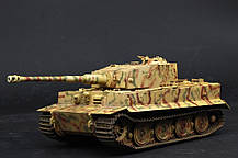 Pz.Kpfw.VI Ausf.E Sd.Kfz.181 Tiger I (Medium Production) w/ Zimmerit. TRUMPETER 09539, фото 3