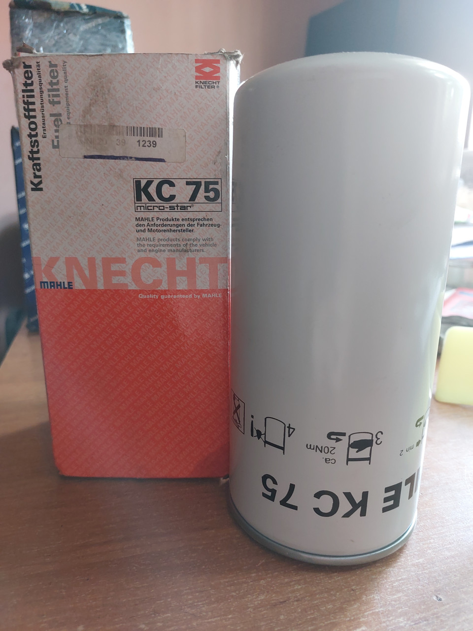 Фільтр паливний KC75 Mahle VOLVO FL, FL 12, FM 10, FM 12, FM 7, NH 12; VOLVO BUS 5000, 7000, 8000
