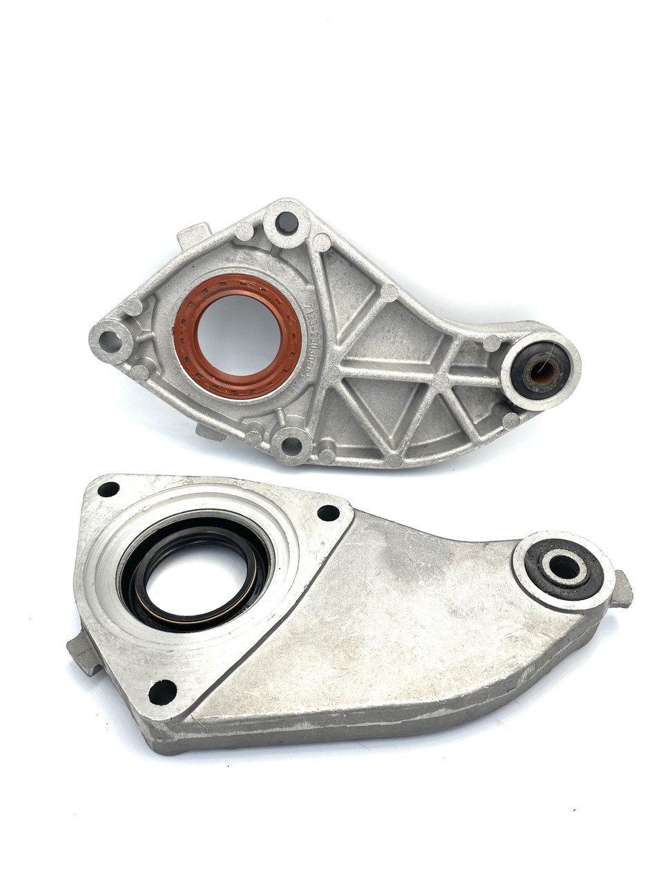 Кронштейн переднього мосту OEM для ваз 2123 комплект 2 шт (2123-2303088/2123-2303089) kL., фото 1