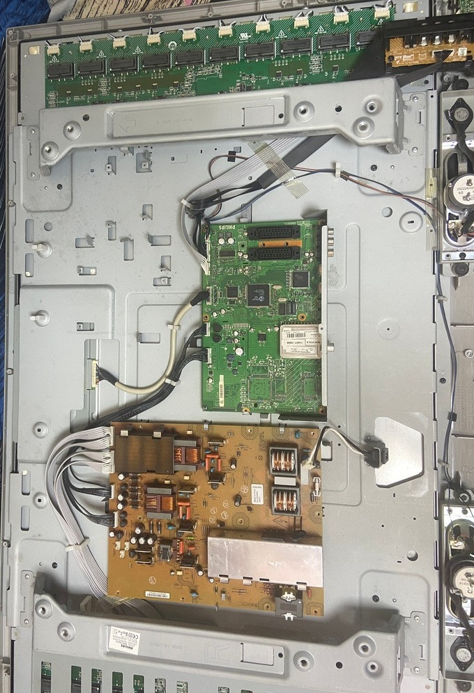 Запчастини до телевізора Philips 42pfl5322 (139 123 62613 wK713.5, PLCD300P3 24573 3122 423 31942)