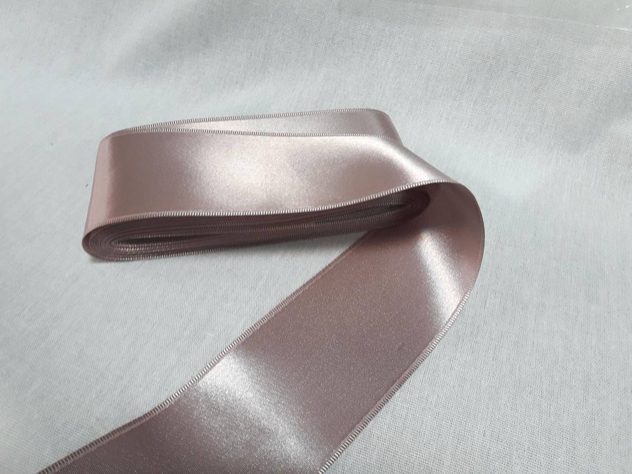 

Лента атласная двухсторонняя 5.7 см. ( моток 10 метров) розовая пепельная, Розовый