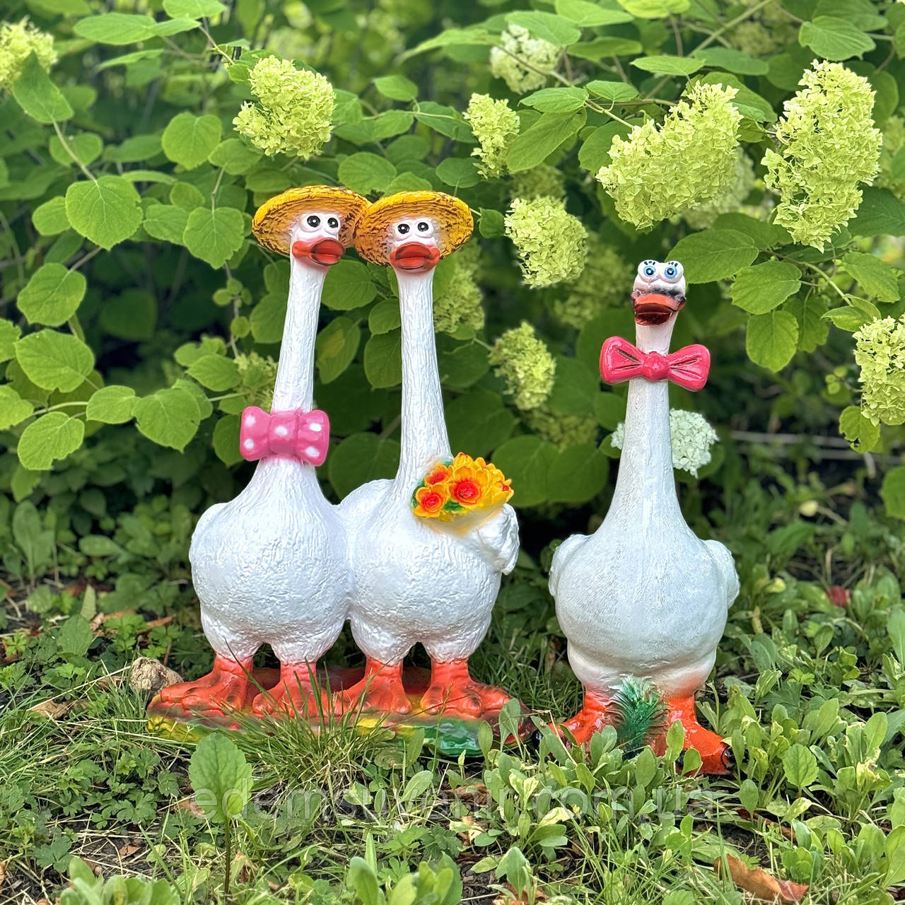 Набір садових фігур Гуси веселі (55х36х26 см) і Гусак веселий (52х24х18 см), садово-паркові  фігури